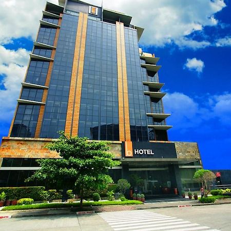 The B Hotel Alabang Muntinlupa City Eksteriør bilde
