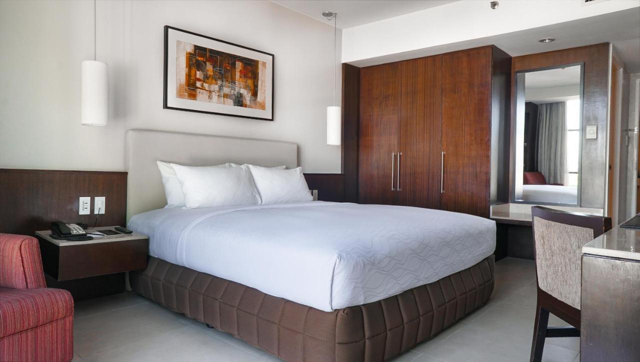 The B Hotel Alabang Muntinlupa City Eksteriør bilde