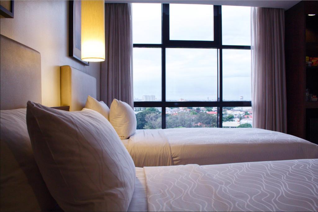 The B Hotel Alabang Muntinlupa City Eksteriør bilde