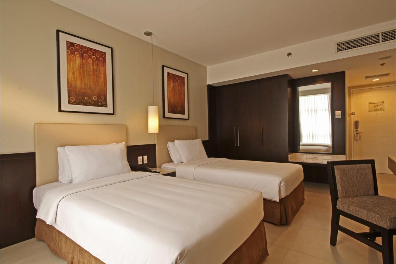 The B Hotel Alabang Muntinlupa City Eksteriør bilde