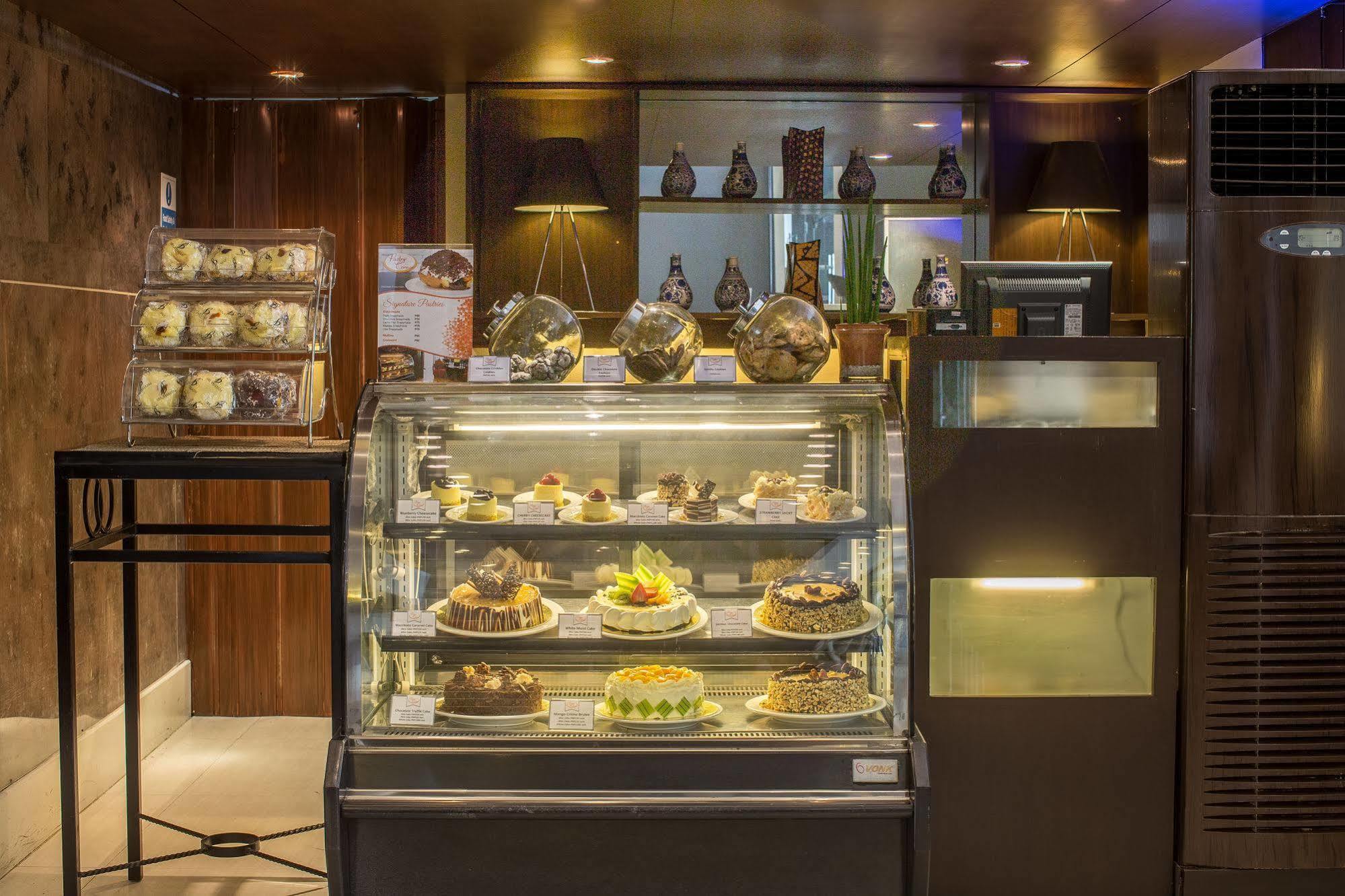 The B Hotel Alabang Muntinlupa City Eksteriør bilde