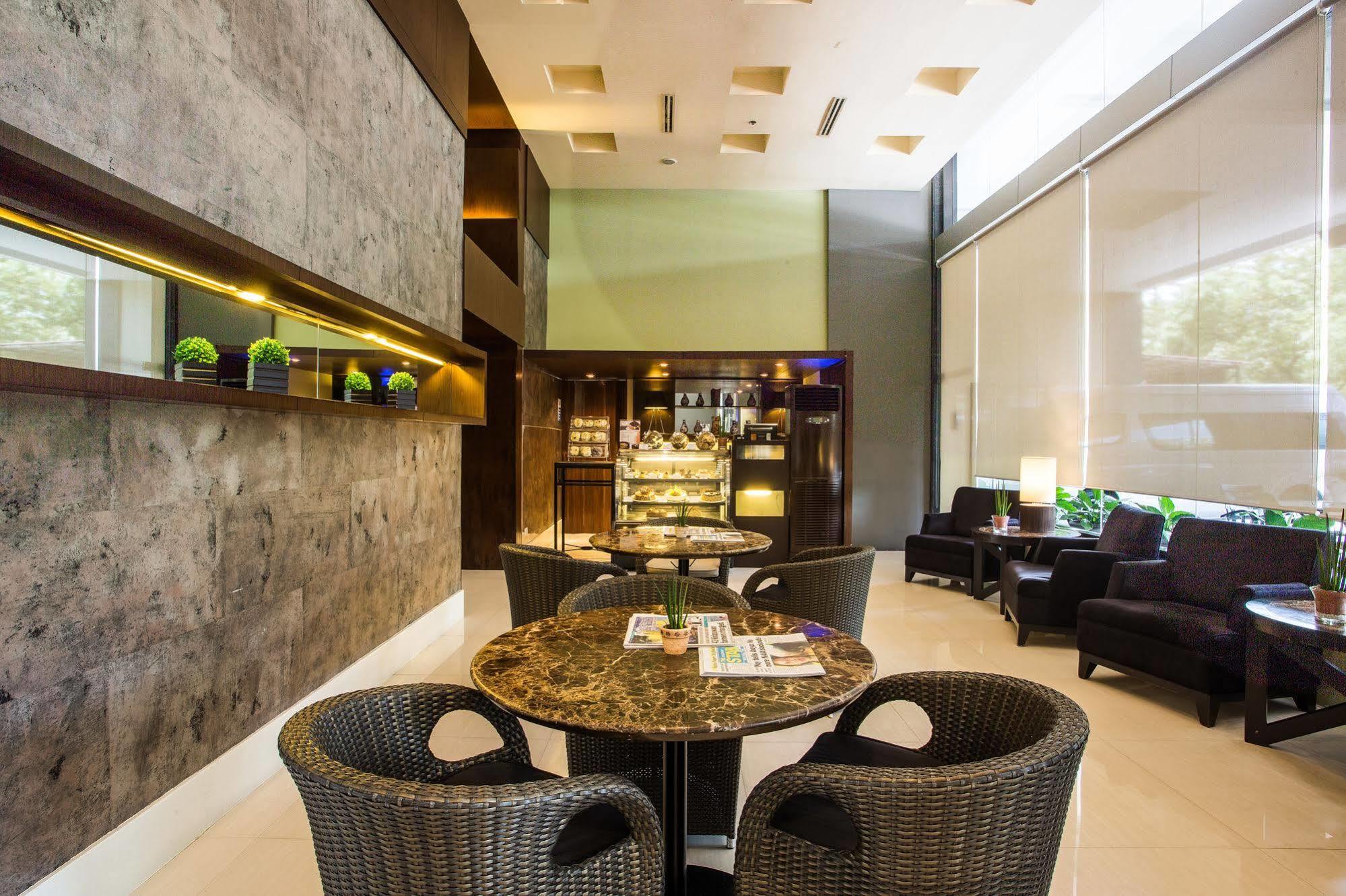 The B Hotel Alabang Muntinlupa City Eksteriør bilde